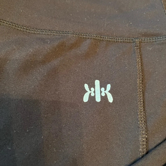 Kyodan Leggings, size tab is missing. Flat lay measures 15” waist & 22” in seam - Picture 2 of 3